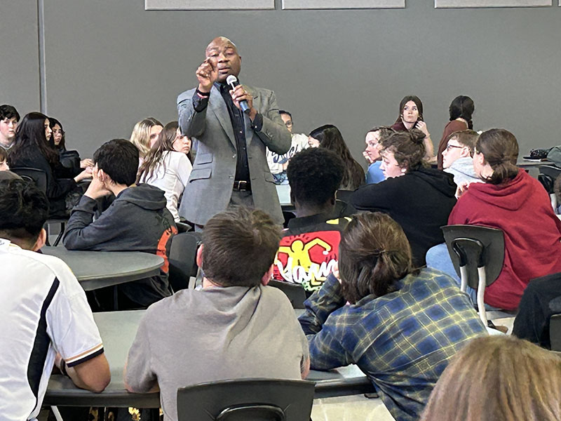 Dr. Kenston Griffin, founder of Dream Builders Communication speaks to 8th graders about starting the 2024 school year with purpose, goals and expectations.